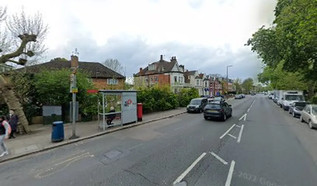 Christchurch Avenue West Finchley (Stop Q)