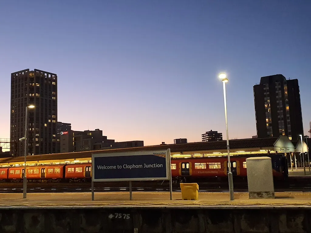 Clapham Junction Station / Falcon Road (Stop G)