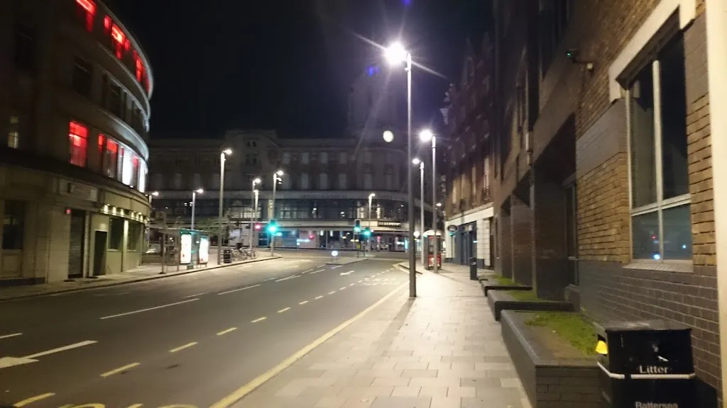 Clapham Junction Station / The Falcon (Stop E)