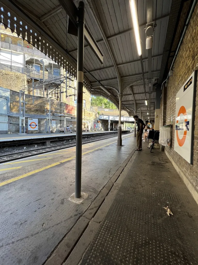 Clapton Pond (Stop H)