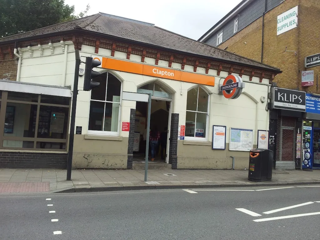 Clapton Station (Stop A)