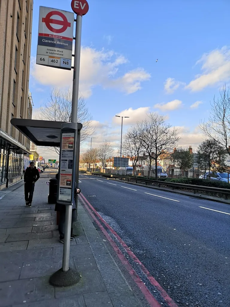Clarence Avenue (Stop EV)