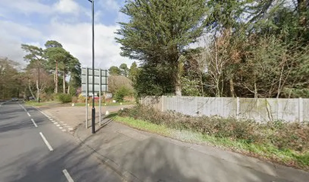 Coombe Lane Tram Stop (Stop B)