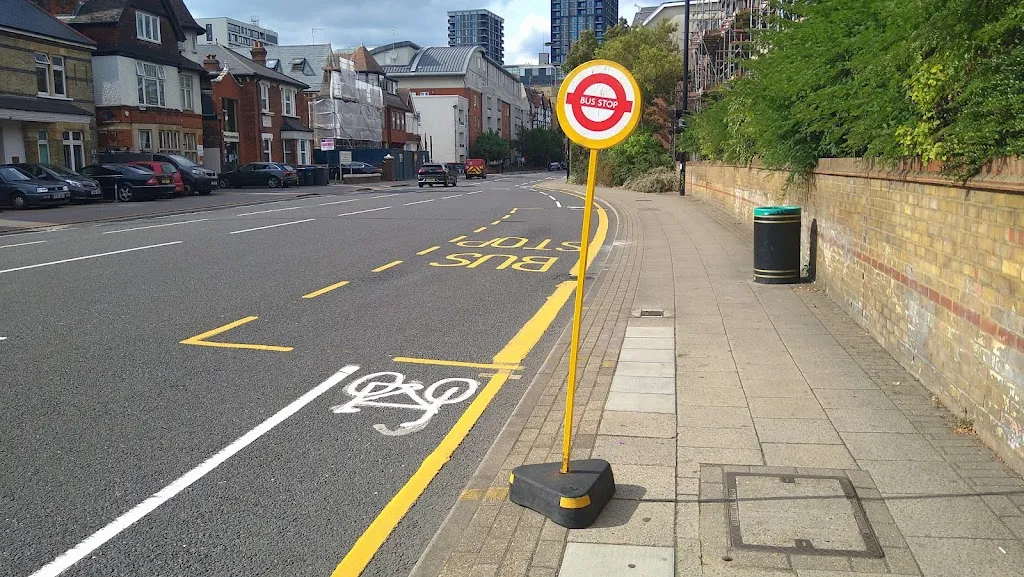 Coombe Road (Stop R)