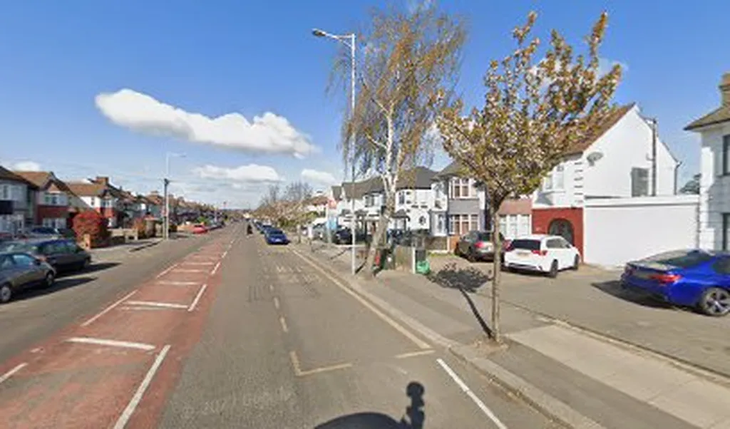 Couchmore Avenue (Stop CN)