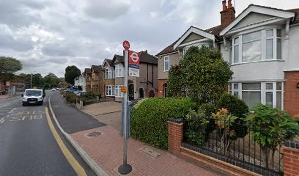 Cranham Road (Stop AL)