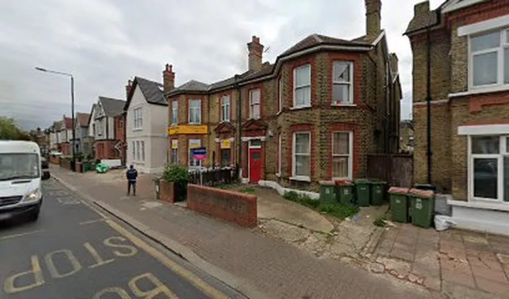 Crescent Road (Stop E)