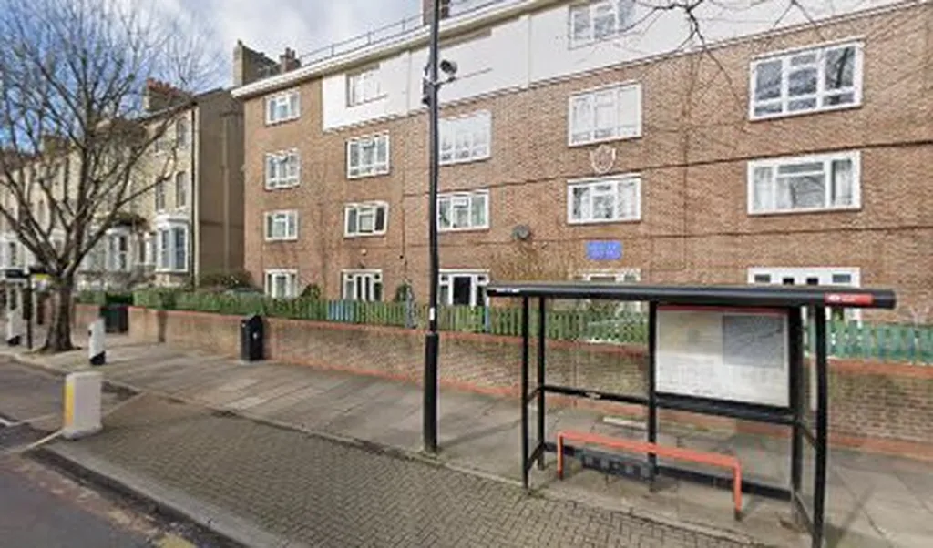 Crouch Hill Station Hanley Rd (Stop CO)