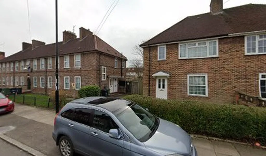 Crutchley Road (Stop K)