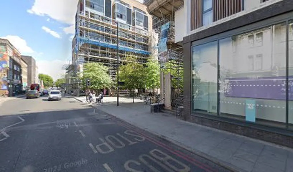 Dalston Junction Station (Stop G)