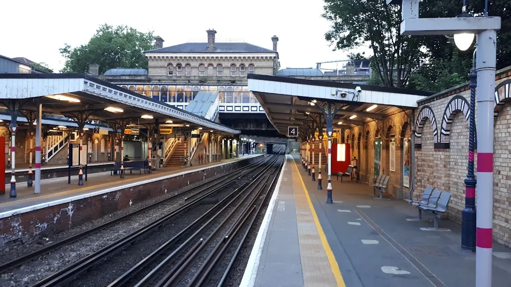 Denmark Hill Station (Stop J)