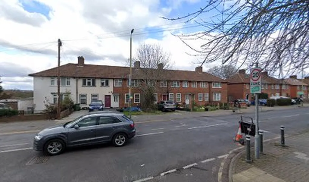 Duddington Close (Stop E)