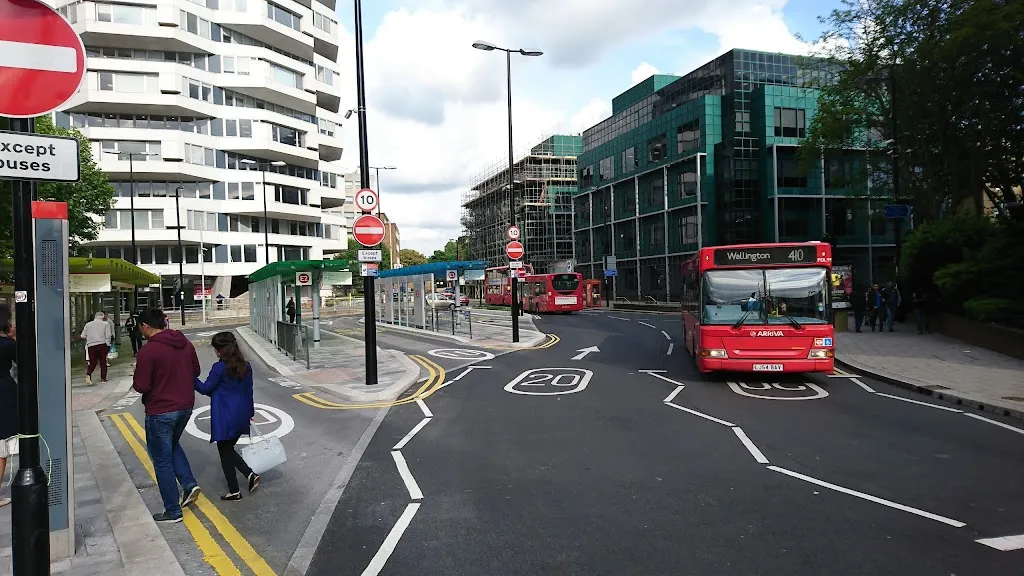 East Croydon Bus Station (Stop E2)