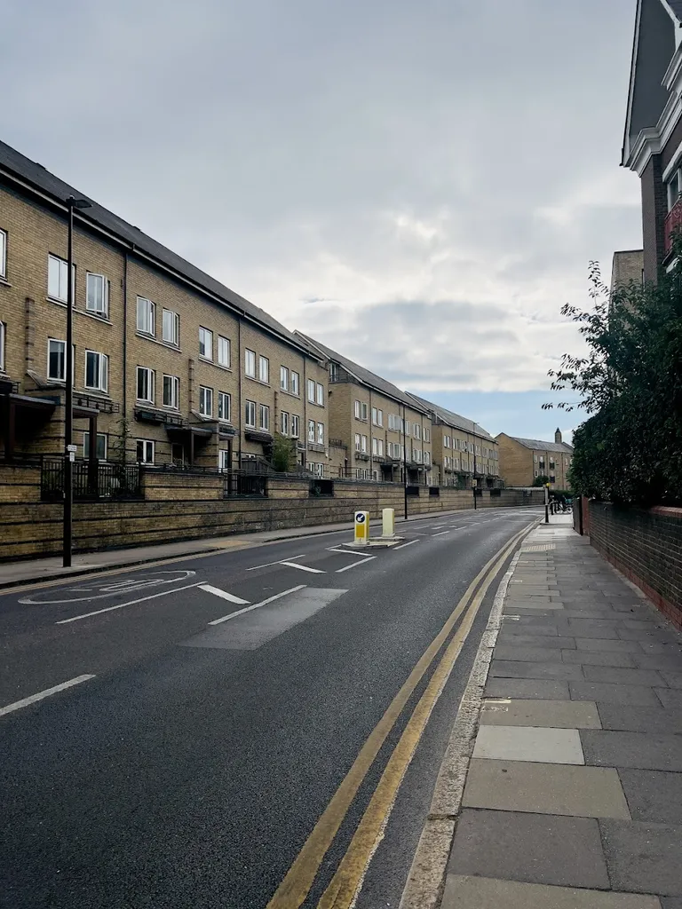East Ferry Road (Stop B)