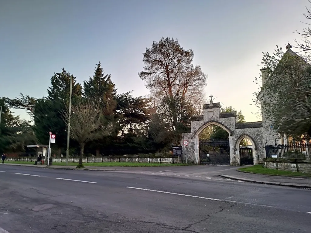 East Finchley Cemetery (Stop H)
