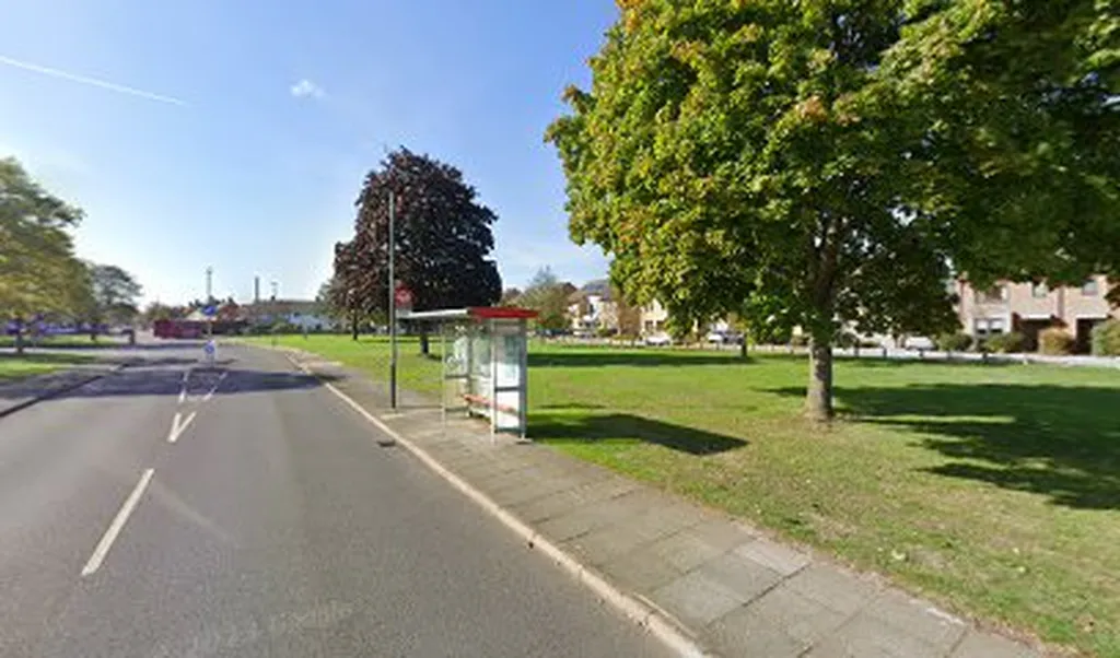 Eastway (Stop P)