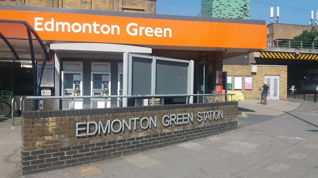 Edmonton Green Station (Stop R)