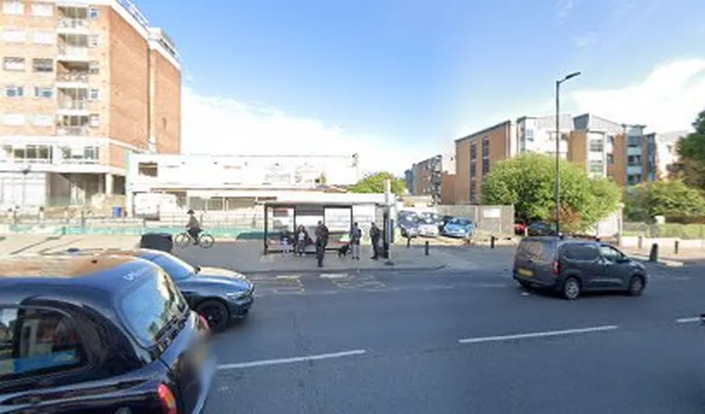 Egerton Road (Stop SE)