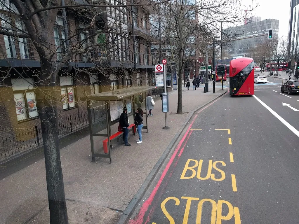 Elephant & Castle / London Road (Stop D)