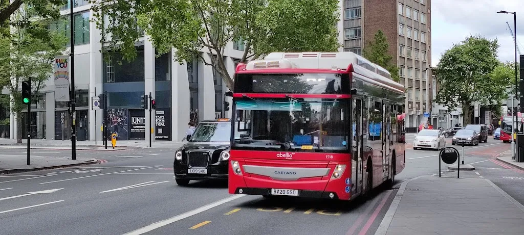 Elephant & Castle / Newington Causeway (Stop H)