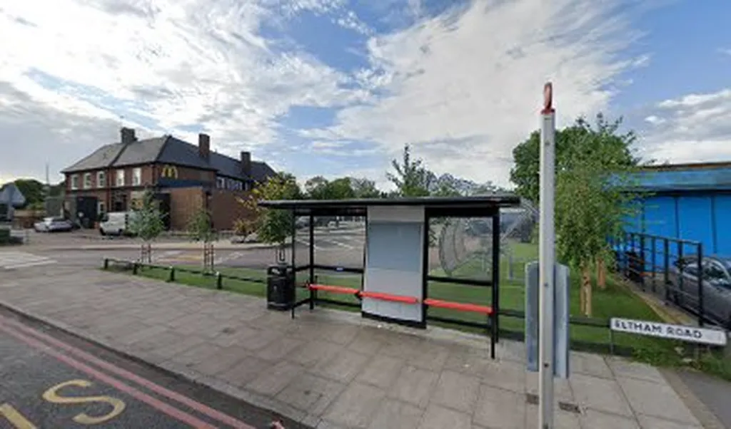 Eltham Road / Westhorne Avenue (Stop WP)