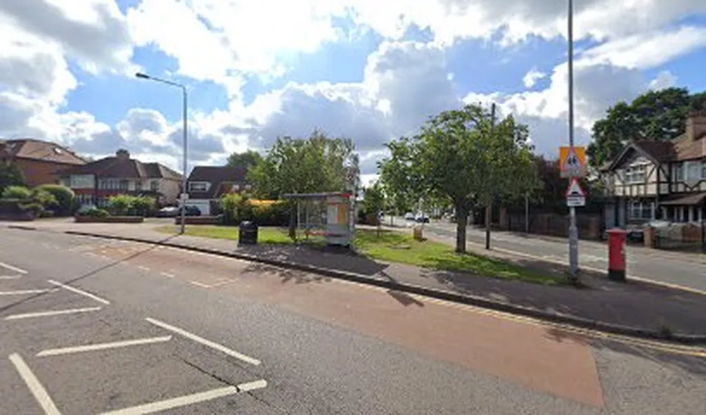 Endlebury Road (Stop M)