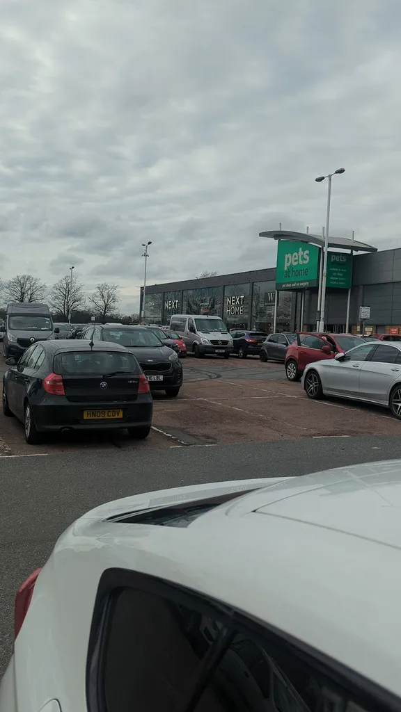 Enfield Retail Park (Stop F)