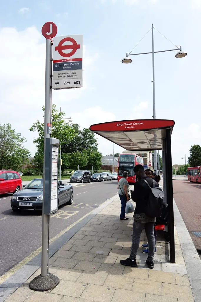 Erith Town Centre / Riverside (Stop J)