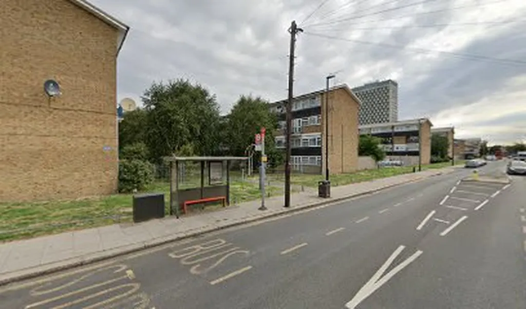 Exeter Road (Stop LV)