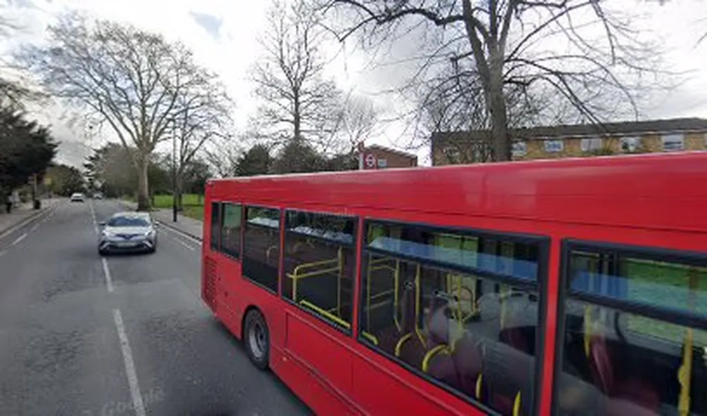 Fairfield Road (Stop L)