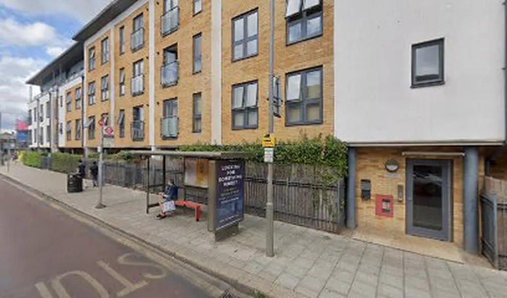 Fairlight Road (Stop HS)