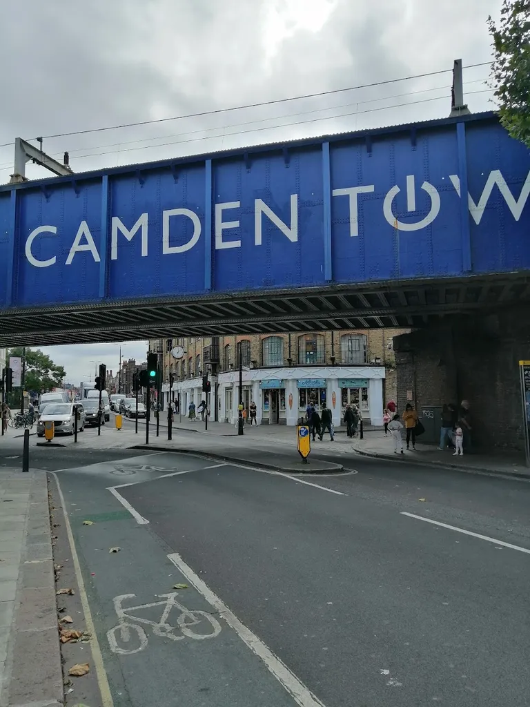Finchley Road Station (Stop CL)