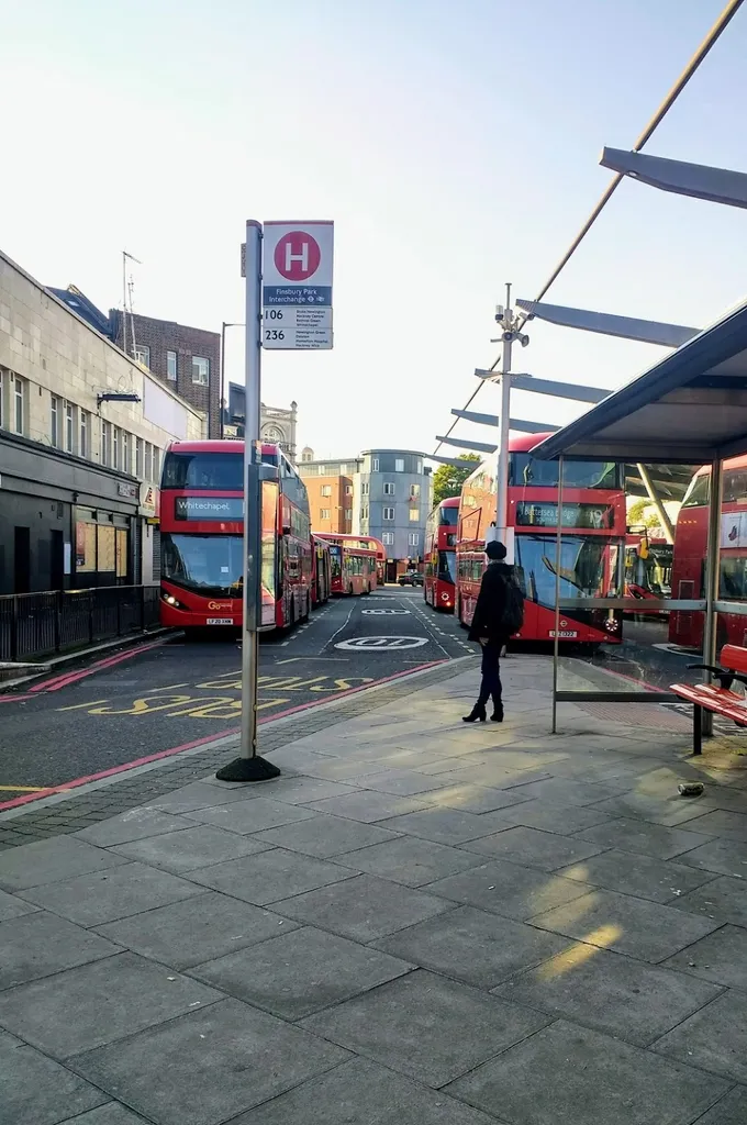 Finsbury Park Interchange (Stop H)