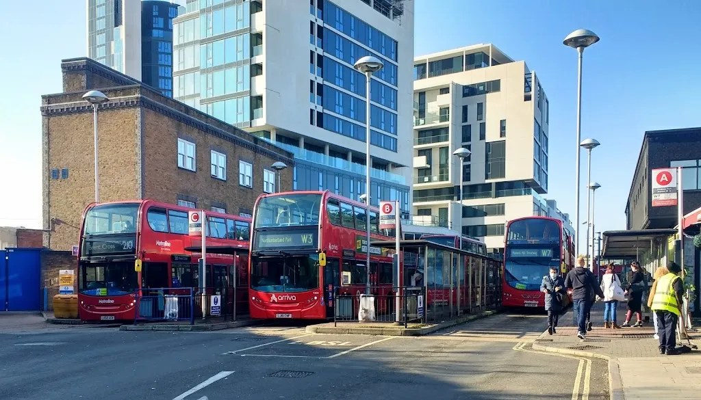 Finsbury Park Station (Stop A)