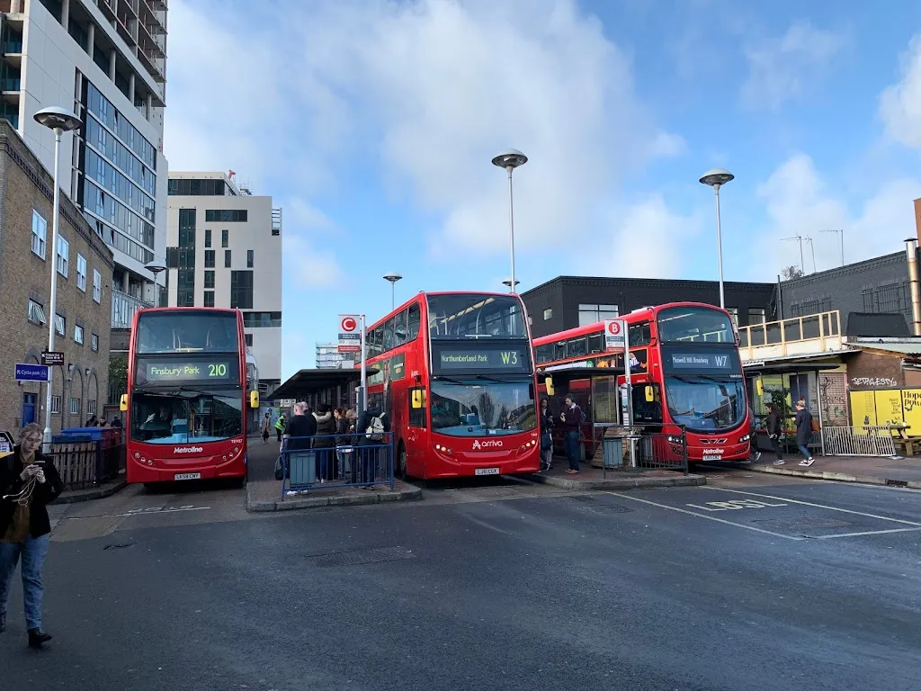 Finsbury Park Station (Stop C)