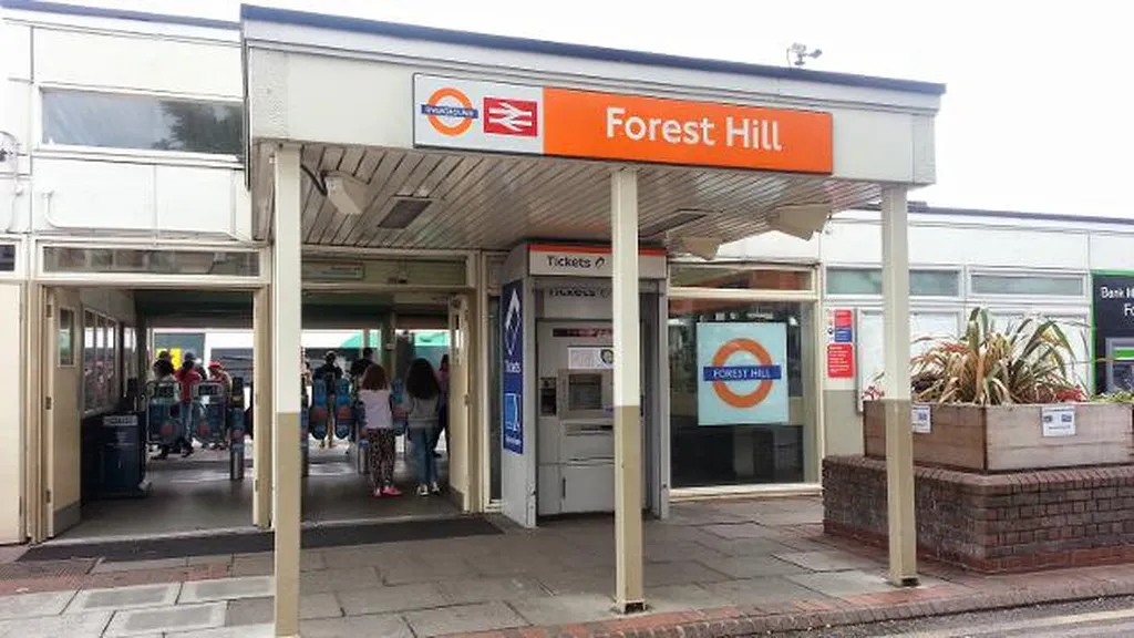 Forest Hill Station / London Road (Stop A)