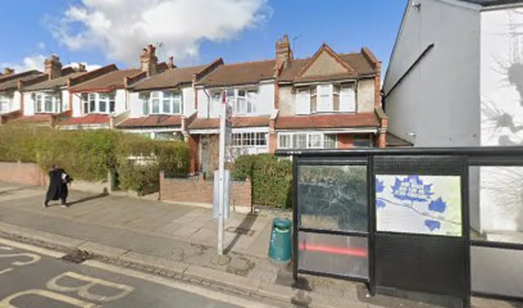 Friern Barnet Road (Stop FD)