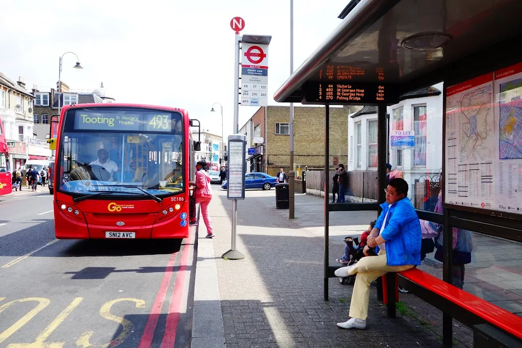 Garratt Lane / Tooting Broadway (Stop N)