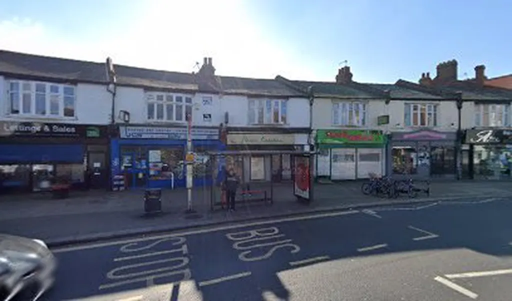 Gladstone Avenue Wood Green (Stop NP)