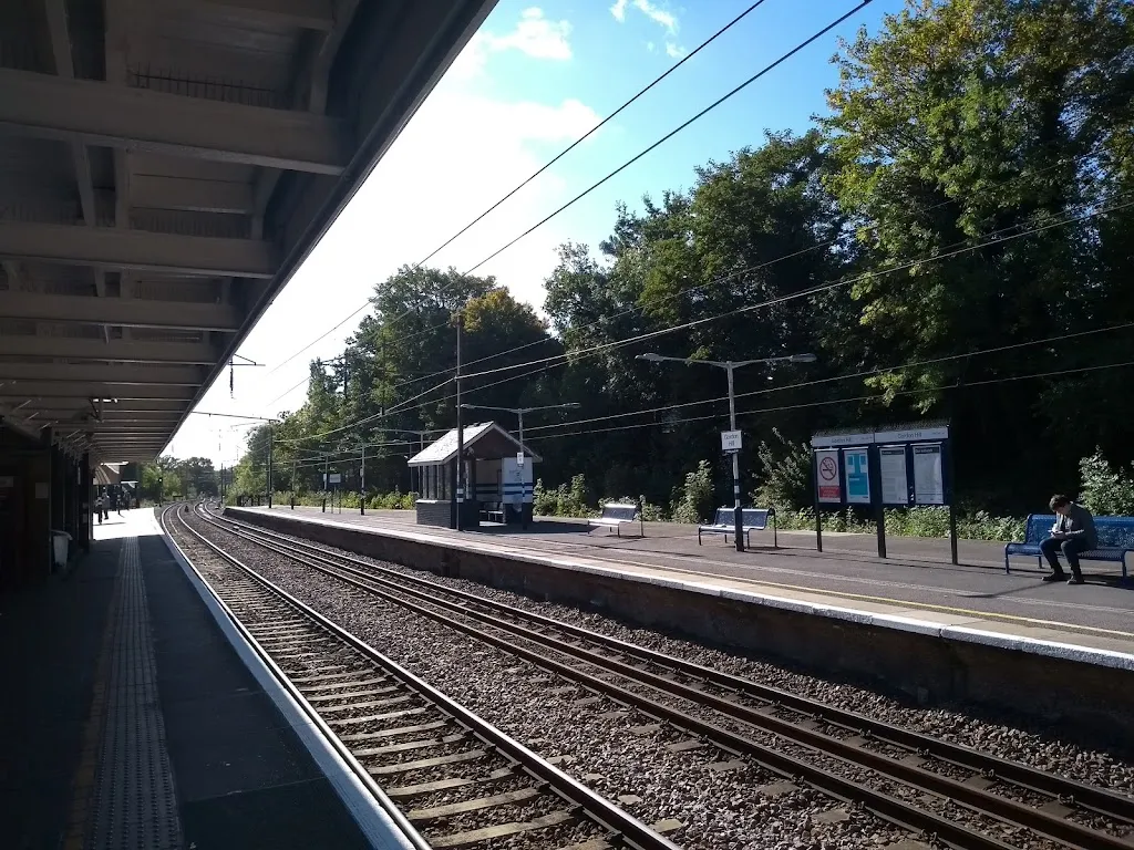 Gordon Hill Station (Stop A)
