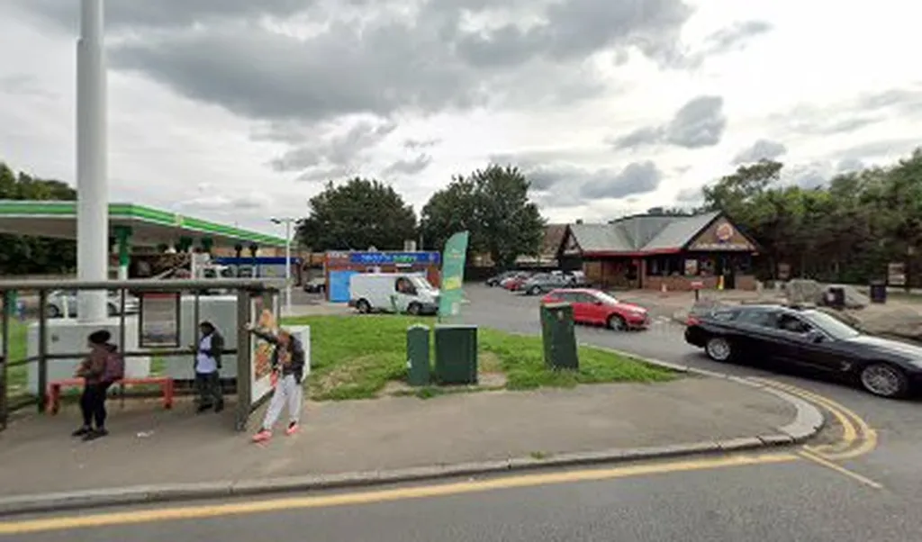 Great Cambridge Road (Stop M)