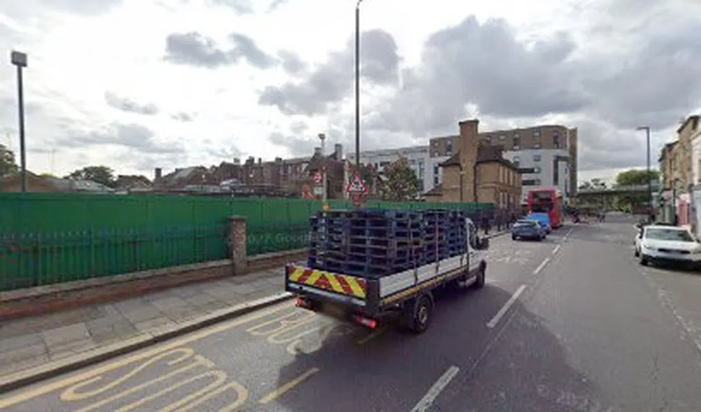 Greenwich High Road / Blackheath Road (Stop W)
