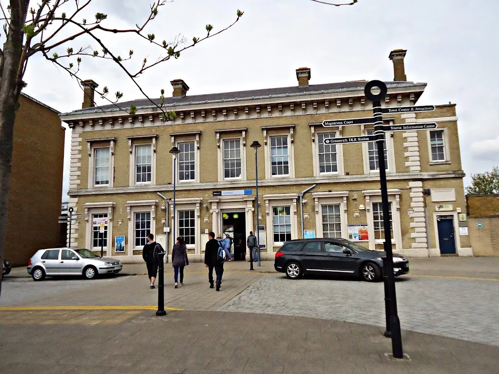 Greenwich Station (Stop N)