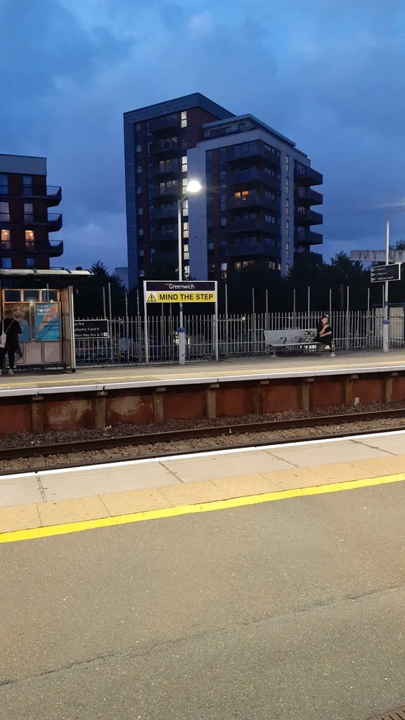 Greenwich Station (Stop P)