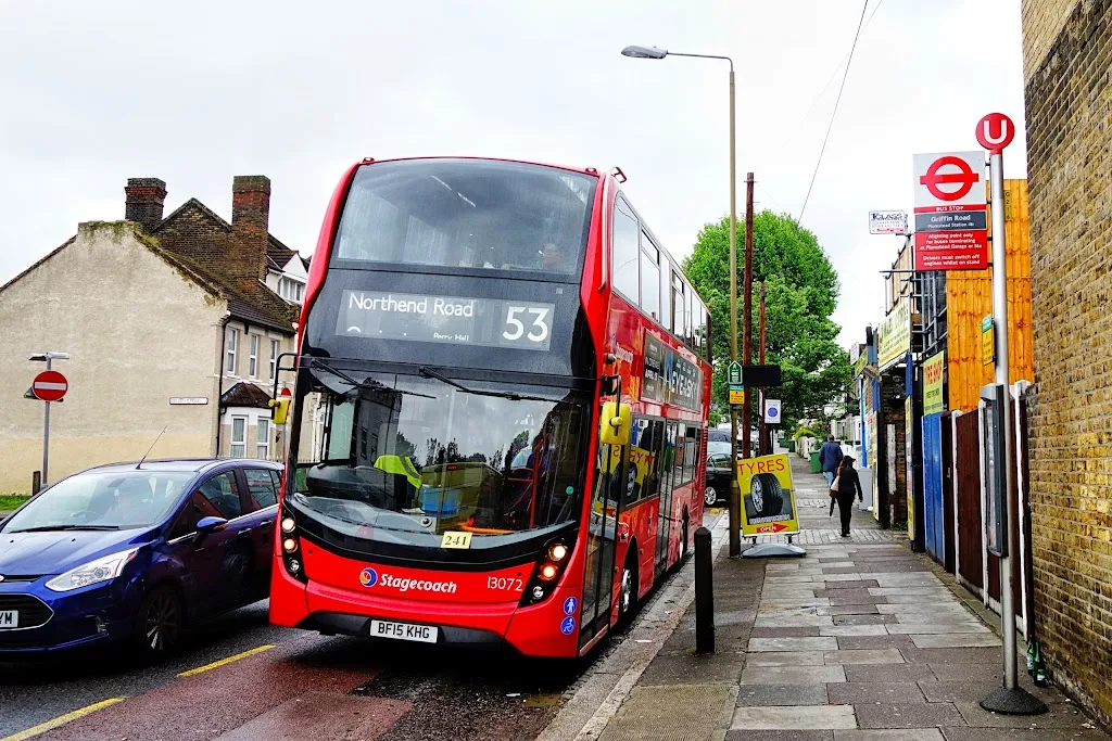 Griffin Road / Plumstead Station (Stop U)