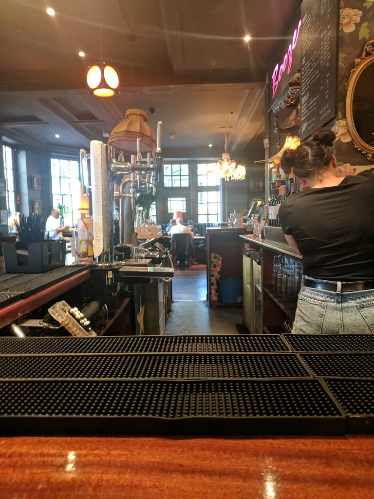 Grove House Tavern
