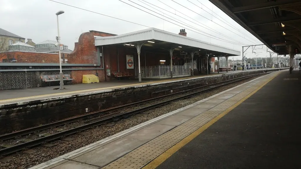 Hackney Downs Station (Stop D)