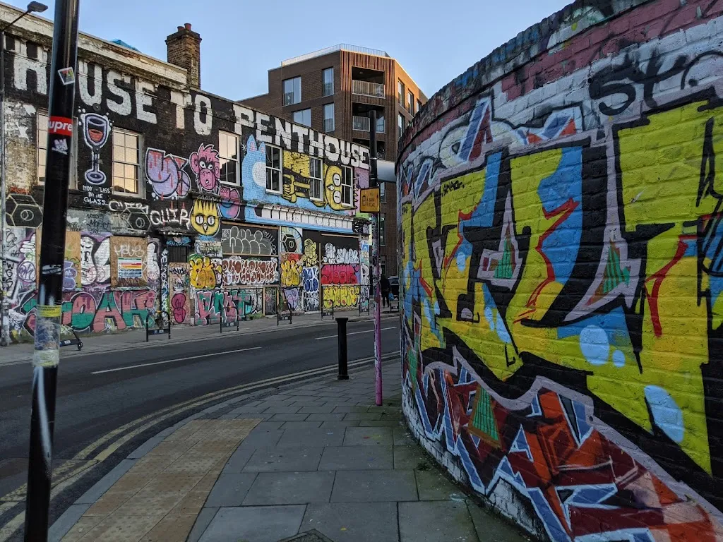 Hackney Wick Station (Stop G)