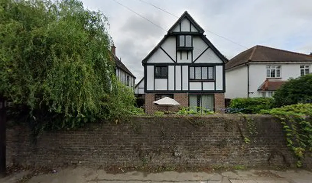 Hadley Road (Stop Q)