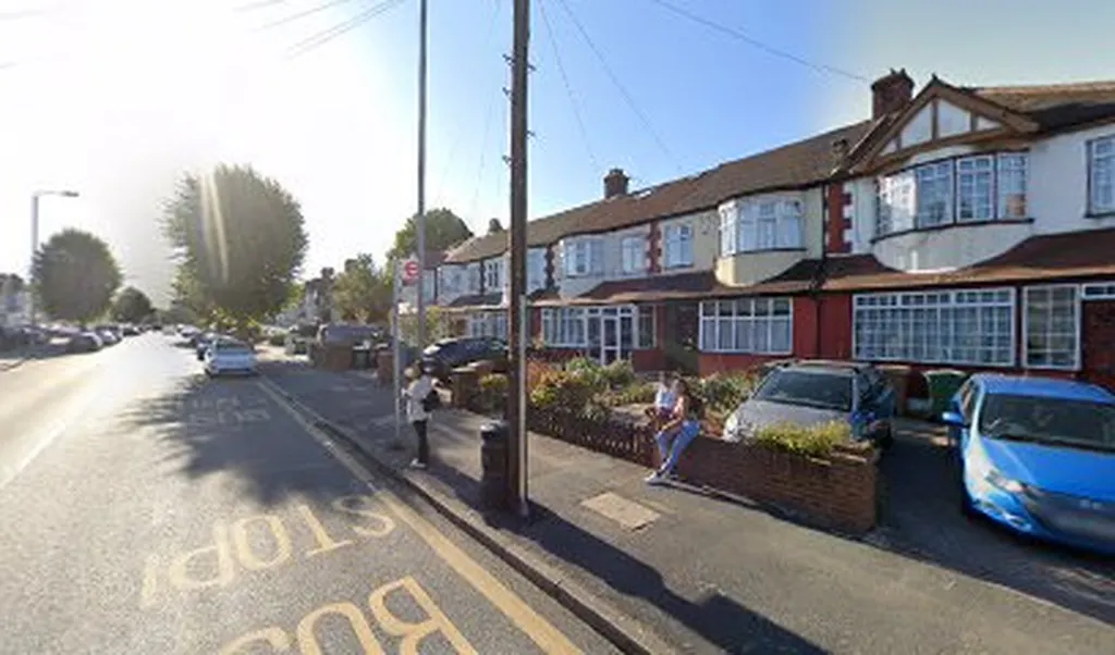 Hall Lane Waltham Way